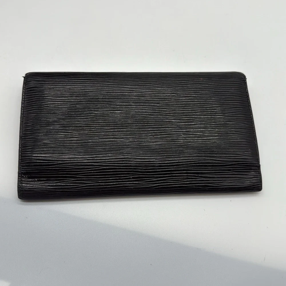 Louis Vuitton Epi Porte Tresor International Wallet Black